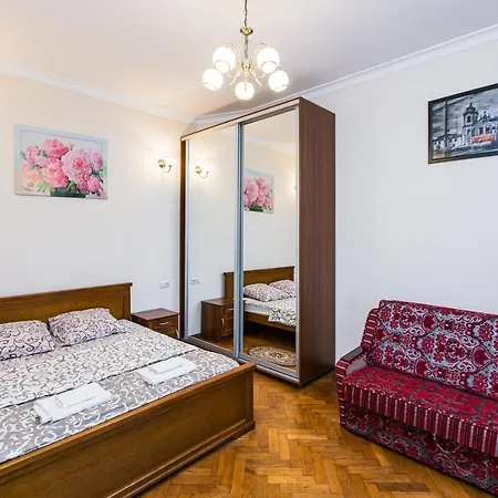 в центрі вулиця балабана 29 біля краківського ринку Lviv