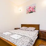в центрі вулиця балабана 29 біля краківського ринку *