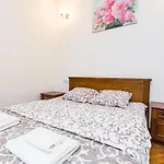 в центрі вулиця балабана 29 біля краківського ринку Apartment *