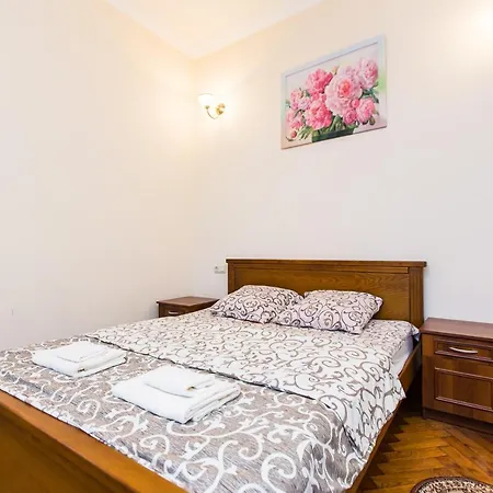 в центрі вулиця балабана 29 біля краківського ринку *