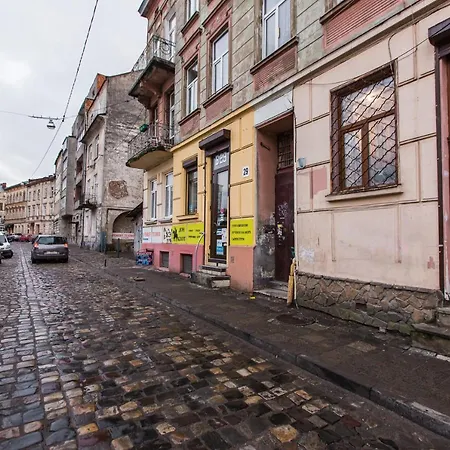 в центрі вулиця балабана 29 біля краківського ринку Διαμέρισμα