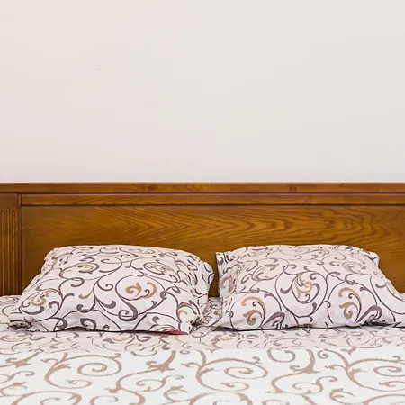 в центрі вулиця балабана 29 біля краківського ринку * Λβιβ