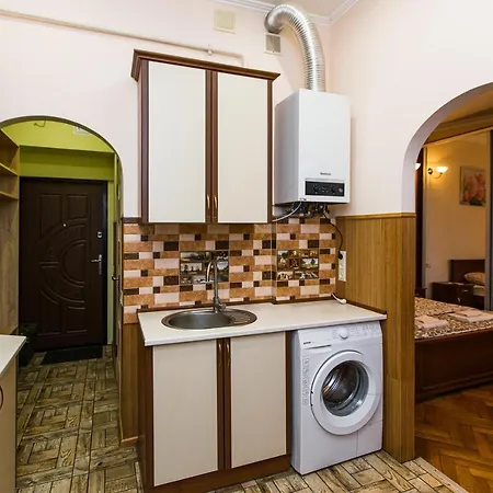 Διαμέρισμα в центрі вулиця балабана 29 біля краківського ринку Λβιβ